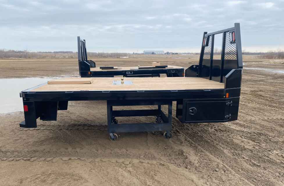 2026 Workhorse Flat bed 11'4 DRW (84 CA Chassis) Flat Bumper