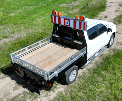 Lightly used 2024 Workhorse Flat bed 7' SRW/ Pilot sign/ rails/ toolboxes (please contact for pricing)