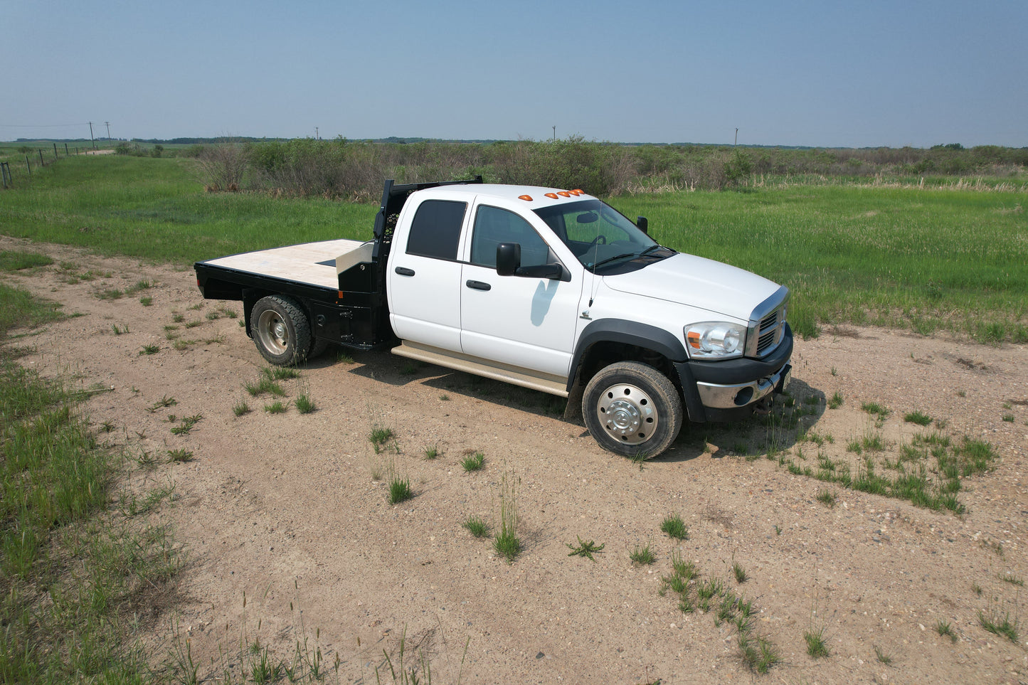 2023 Workhorse Flat Bed 9'4" DRW (60 CA)