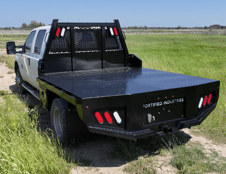 2025 Outlaw Classic Flat bed 9'4 DRW
