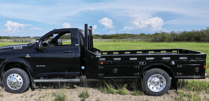 2025 Outlaw Skirted Flat bed 11'4 DRW (84 CA)