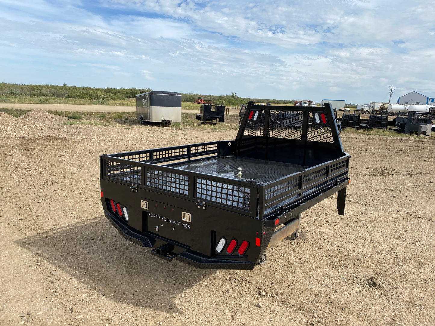 2024 Outlaw classic Flat bed 9'4 DRW
